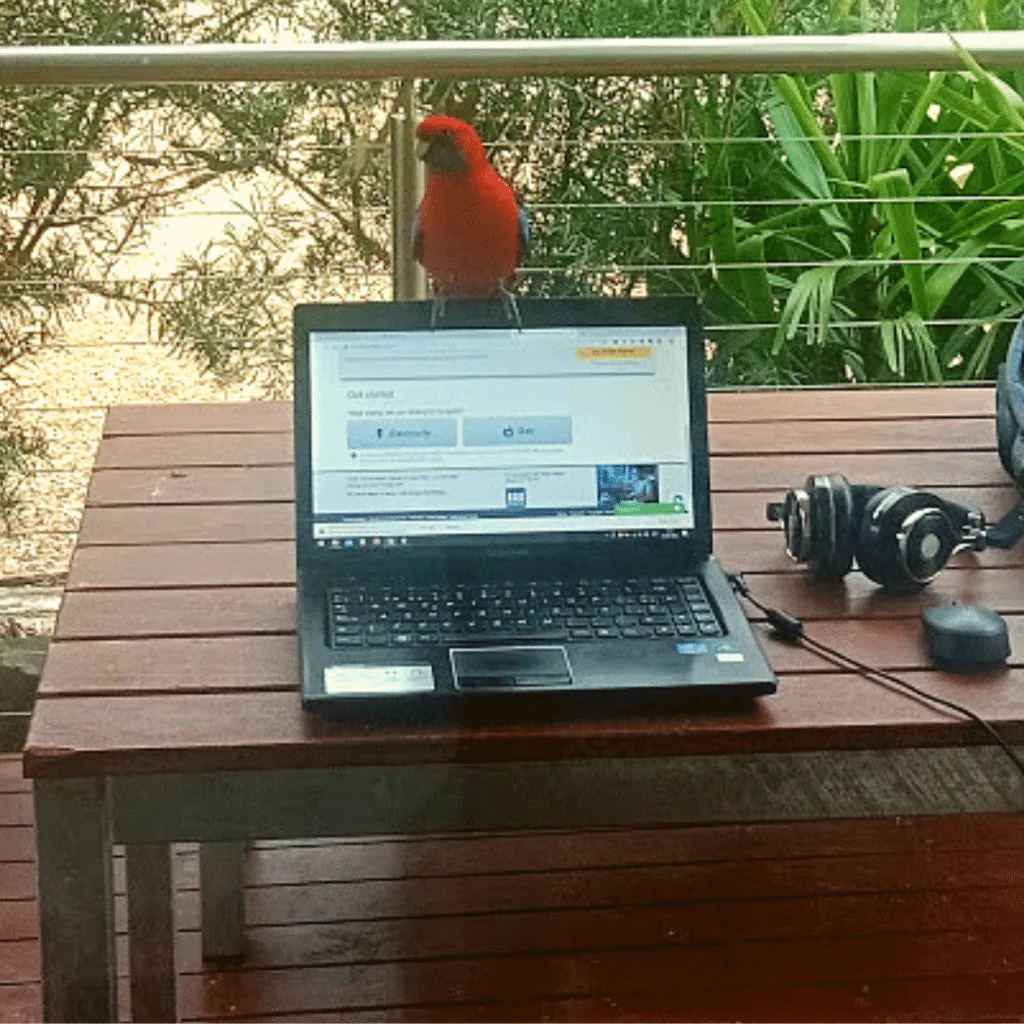 trabajar y ganar dinero viajando freelance